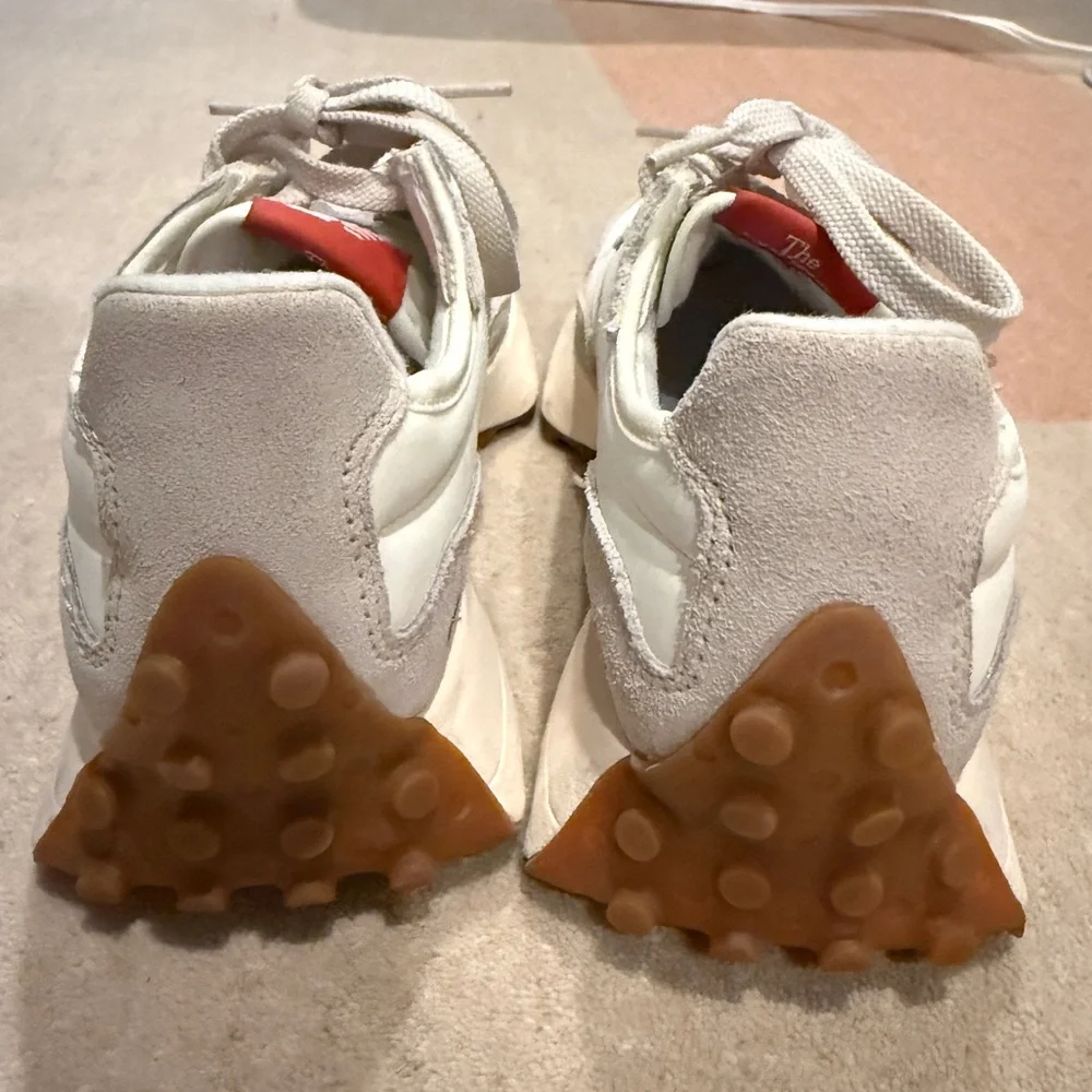 New Balance 327 Sneakers - Picture 3 of 5